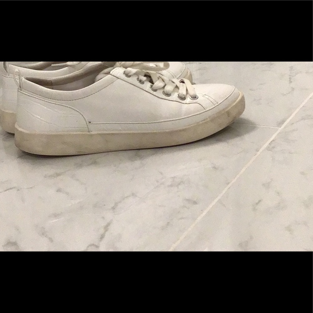 Vionic Sneakers - Picture 3 of 3